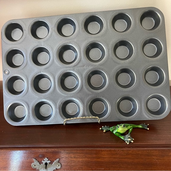 The Pampered Chef Kitchen Pampered Chef 24 Mini Cavity Muffin Pan